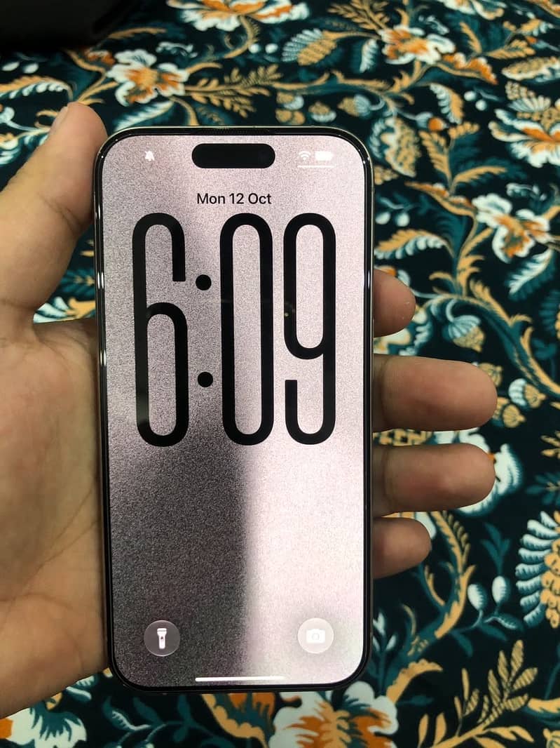 Apple iPhone 15 Pro jv 1