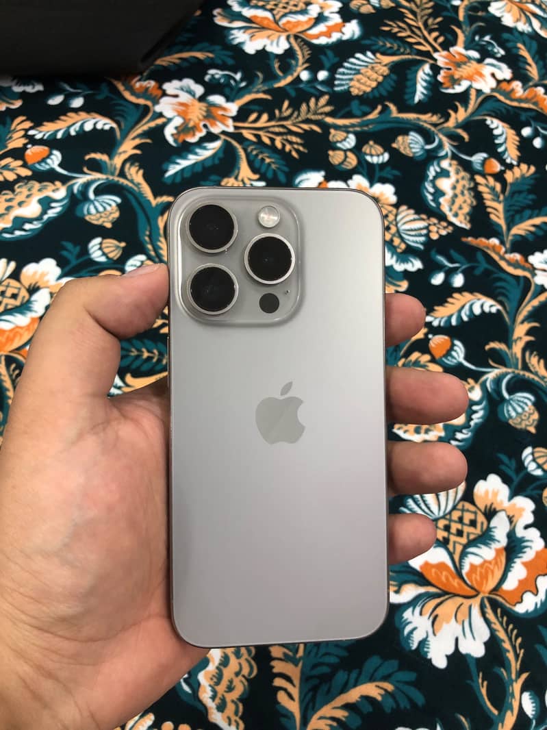 Apple iPhone 15 Pro jv 0
