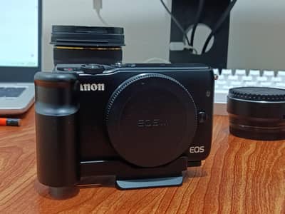 Canon EOS M10 with 15-45mm kit lens