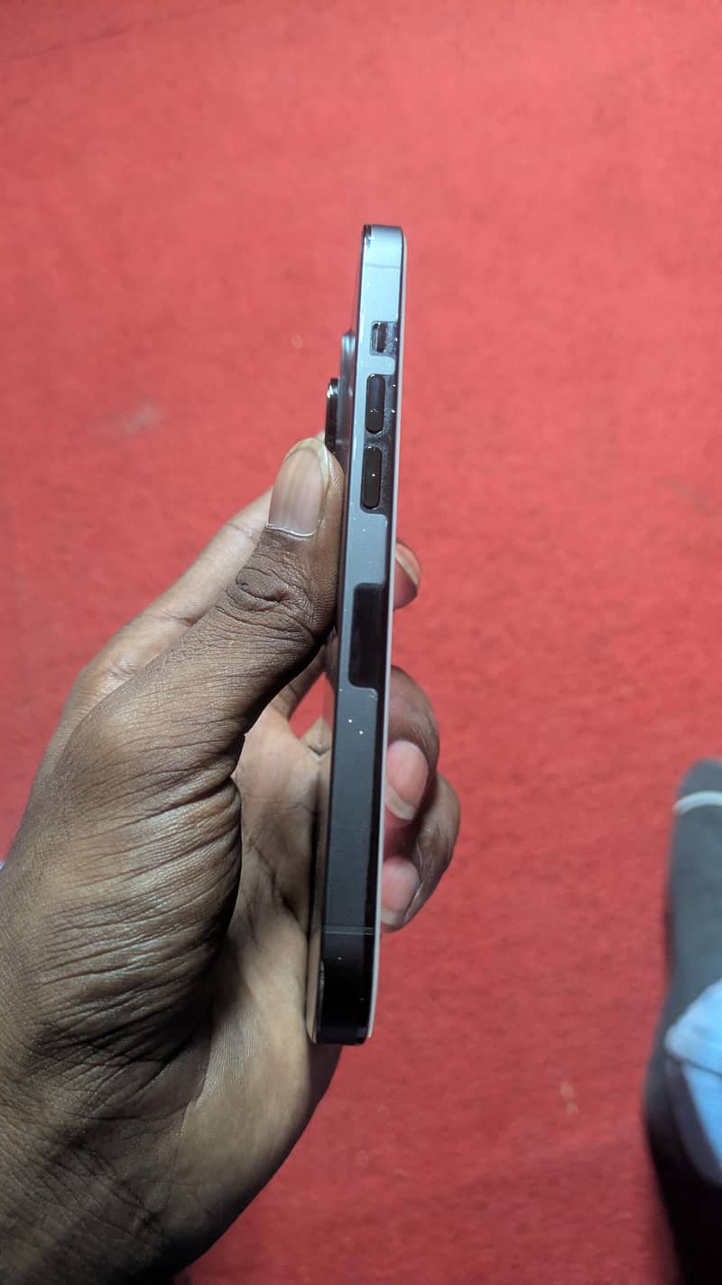 Apple iPhone 14 Pro 2