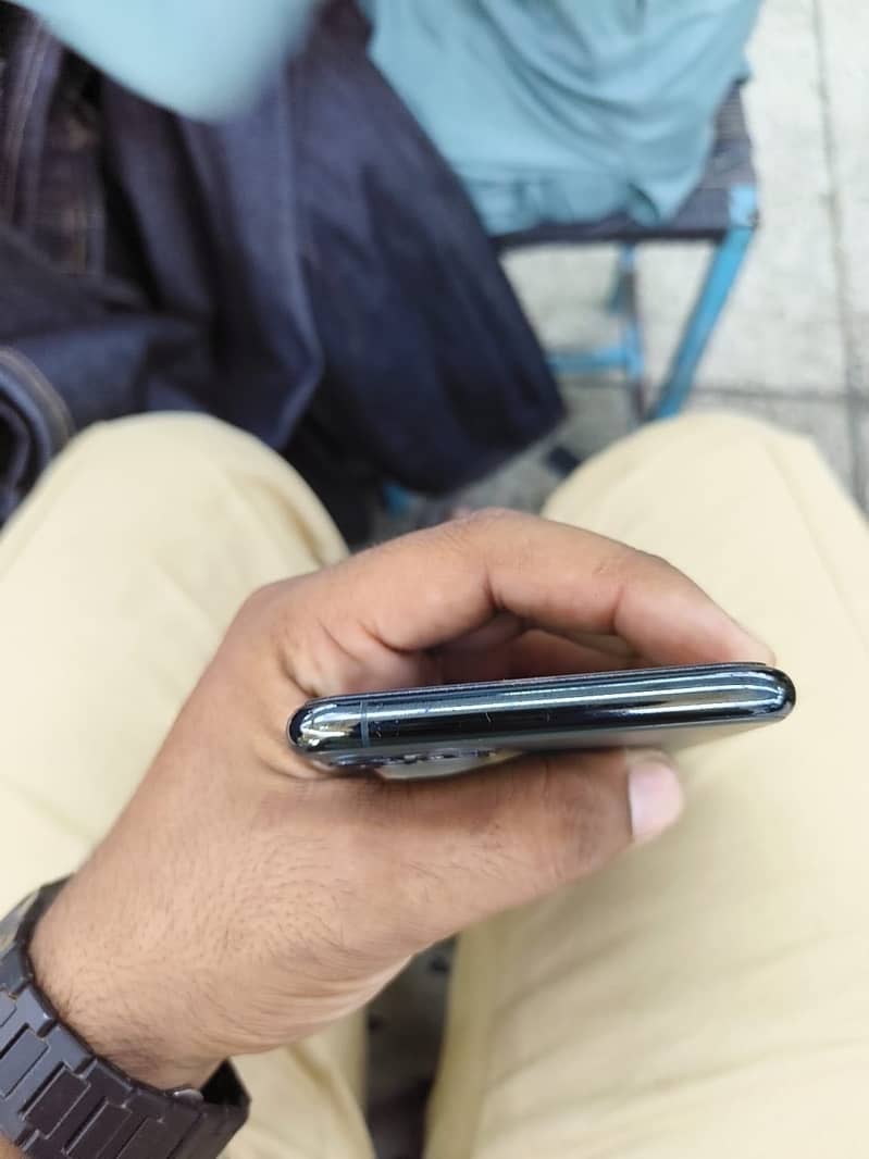 Apple iPhone 11 Pro Max 1