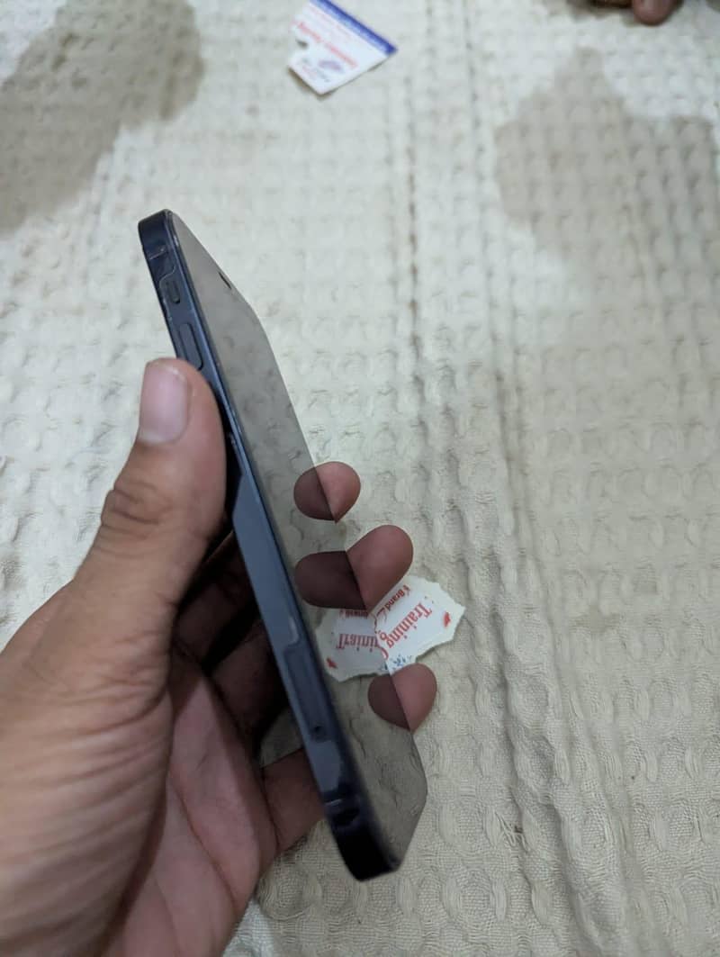 Apple iPhone 12 1