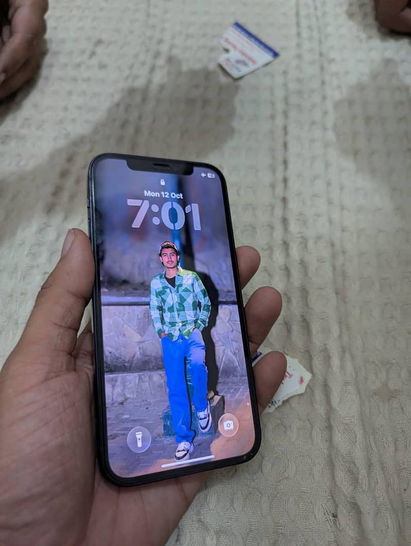 Apple iPhone 12 2