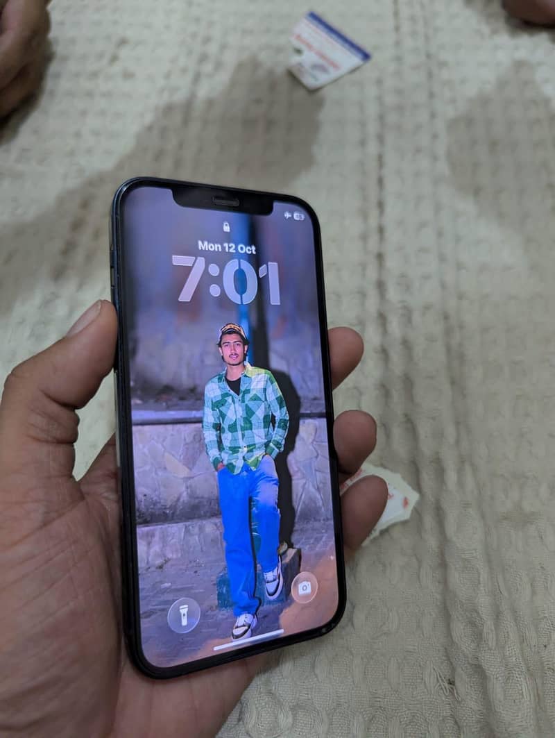 Apple iPhone 12 3