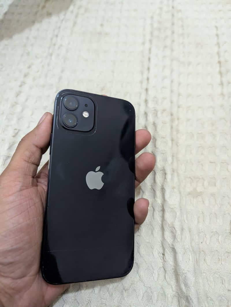 Apple iPhone 12 4