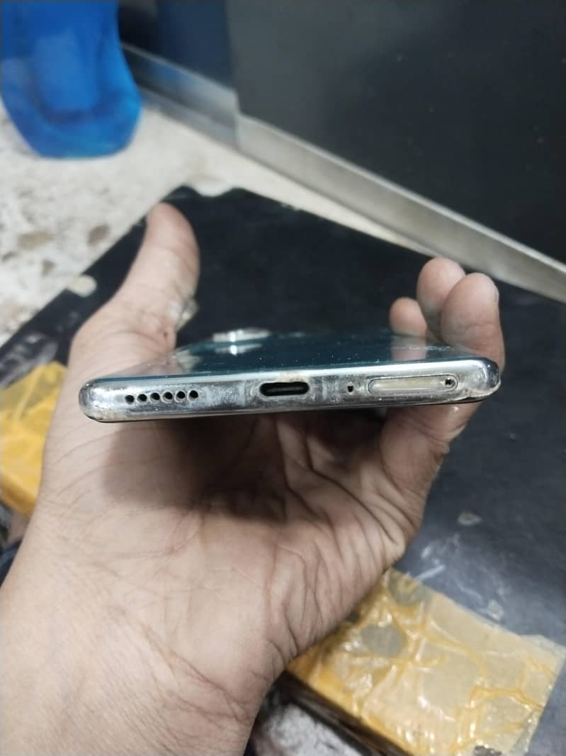 Tecno CAMON 40 Pro 4