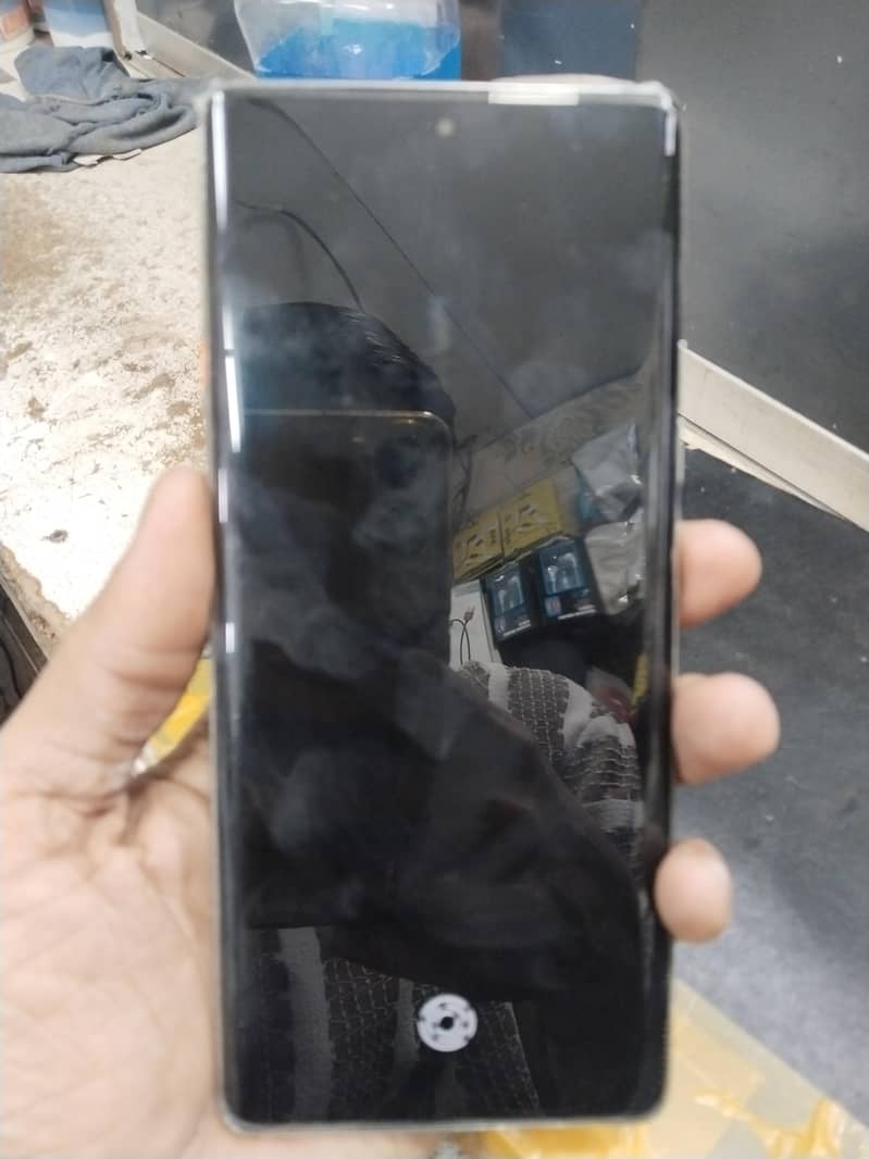 Tecno CAMON 40 Pro 6