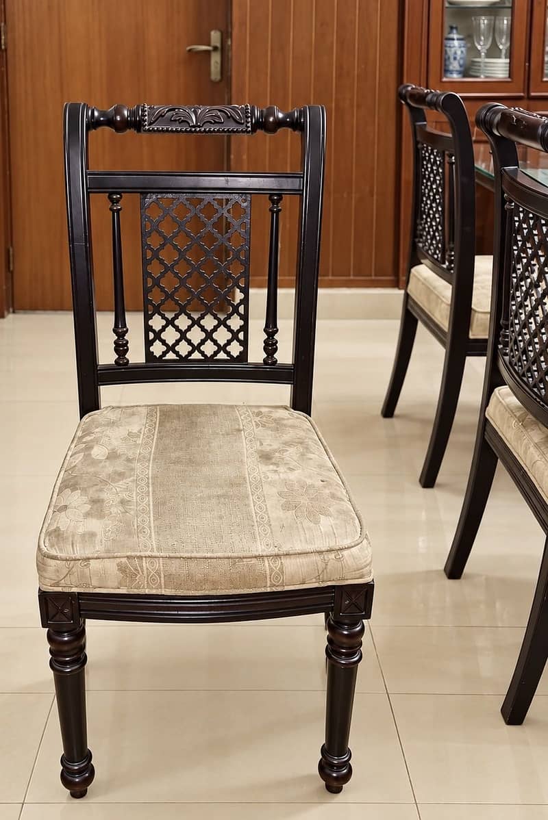 8 seater dining table 3