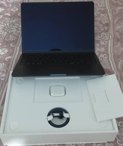 Apple Mac Book 13 Inch M5 16GB/512GB