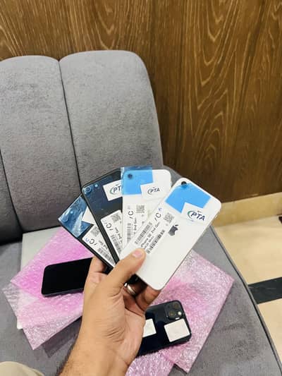 iPhone SE Dual PTA.    03oo9668124
