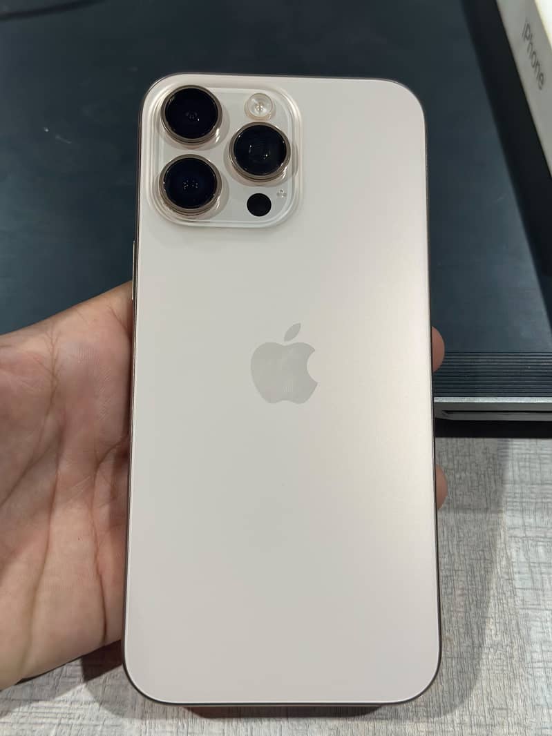Apple iPhone 16 Pro Max 2