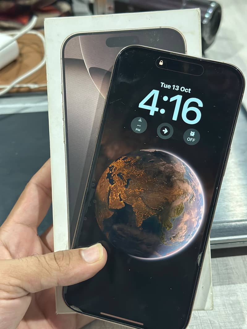 Apple iPhone 16 Pro Max 6
