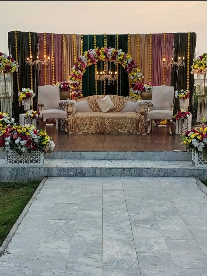 stage decoration 0