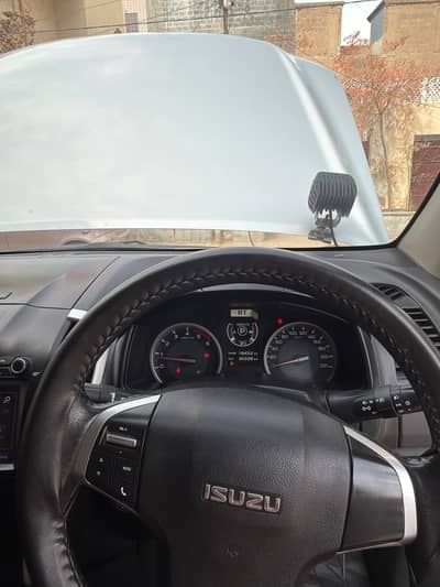 Isuzu D-Max V-Cross 2019