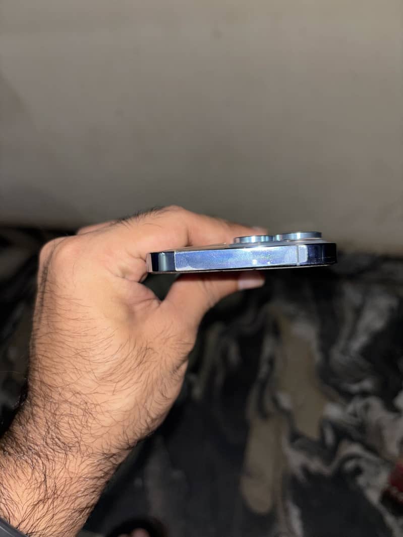 Apple iPhone 13 Pro 4