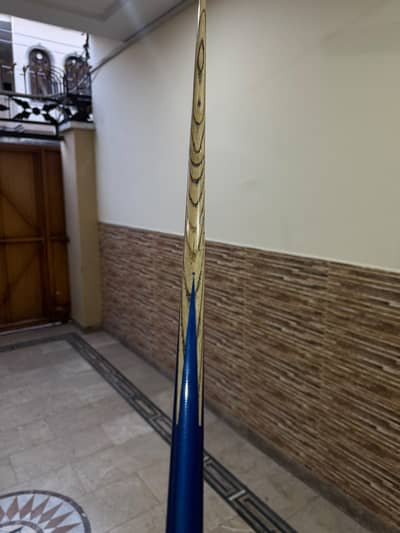 SNOOKER BRANDED CUE