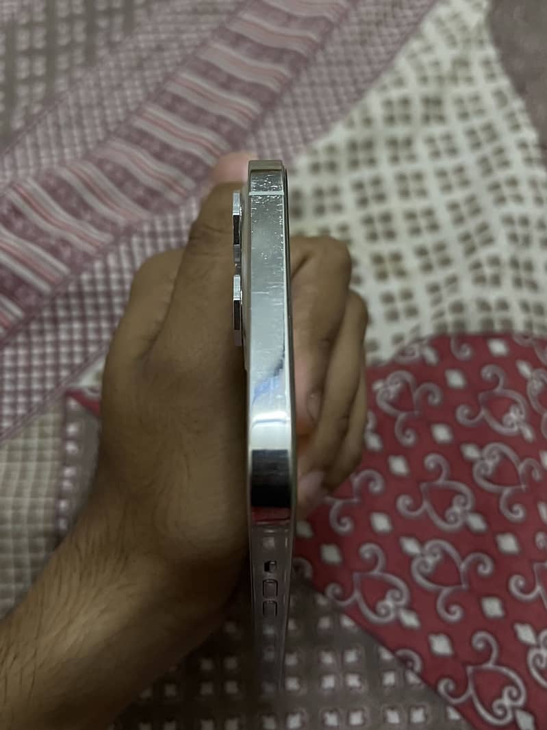 Apple iPhone 12 Pro Max 3