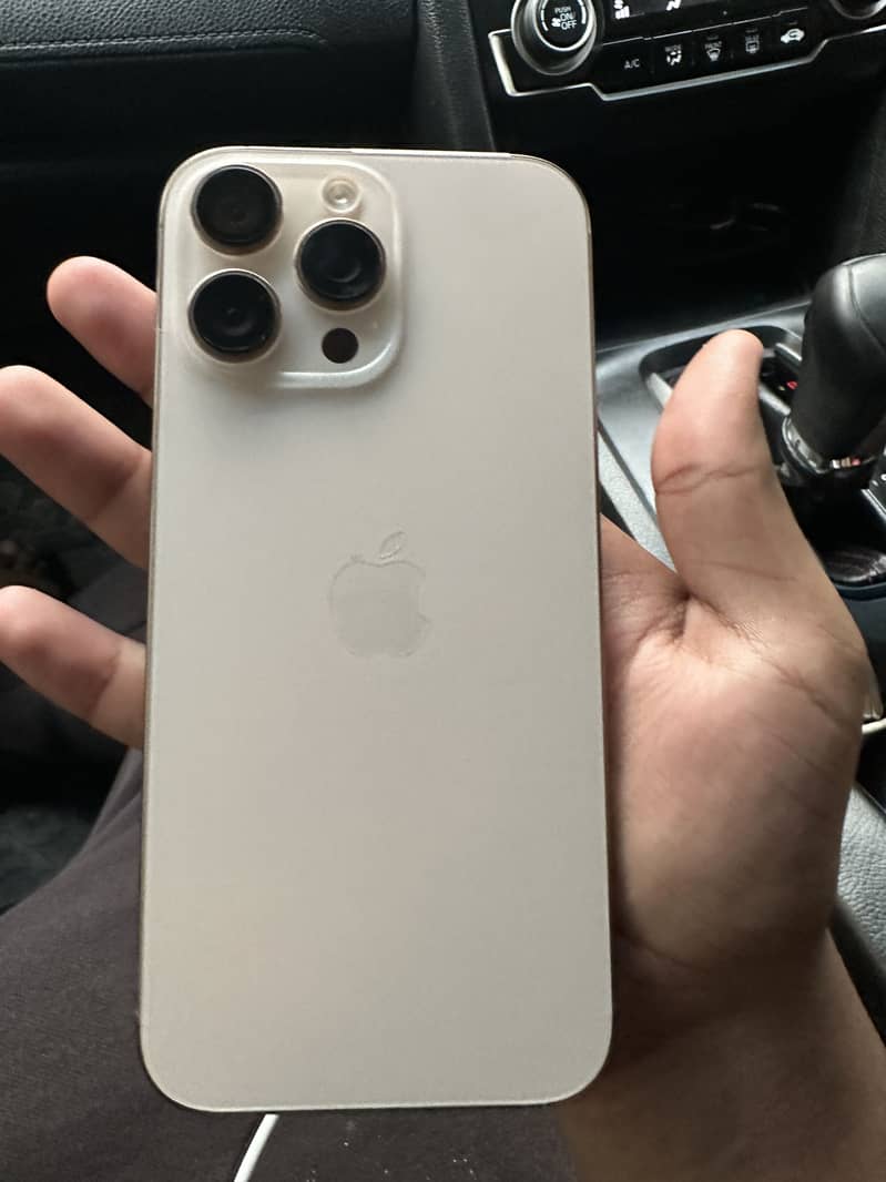 Apple iPhone 16 Pro Max 0