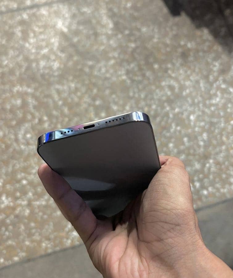 Apple iPhone 13 Pro Max 4