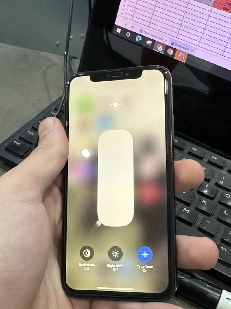 Apple iPhone XS 3
