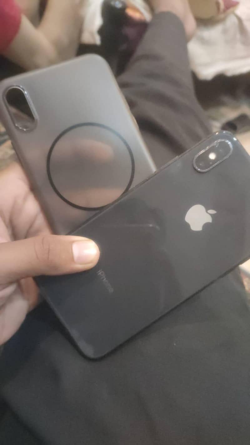 Apple iPhone X 3