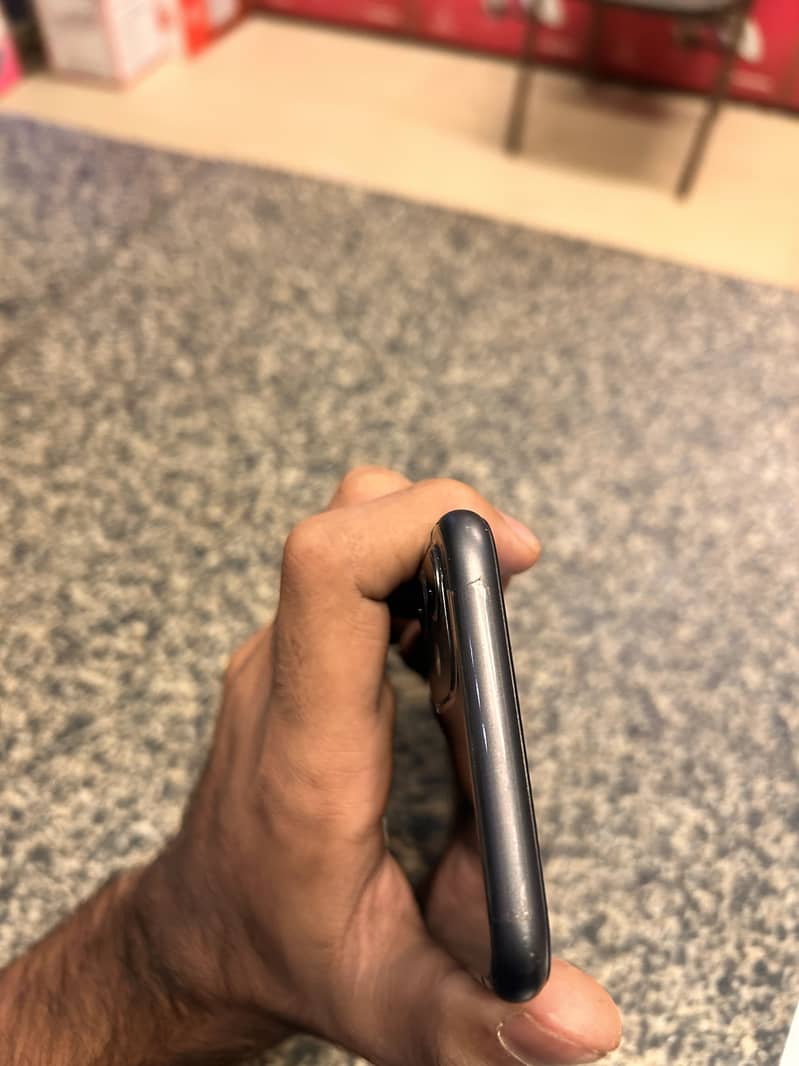 Apple iPhone 11 0