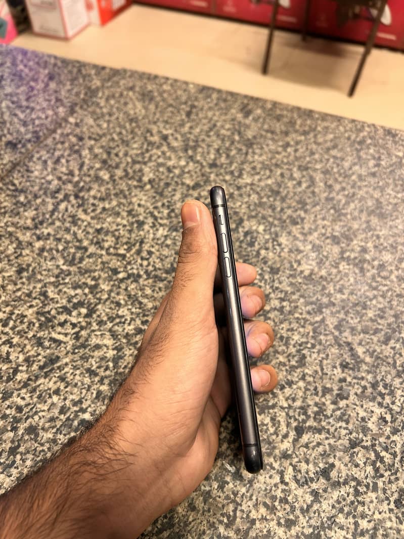 Apple iPhone 11 2