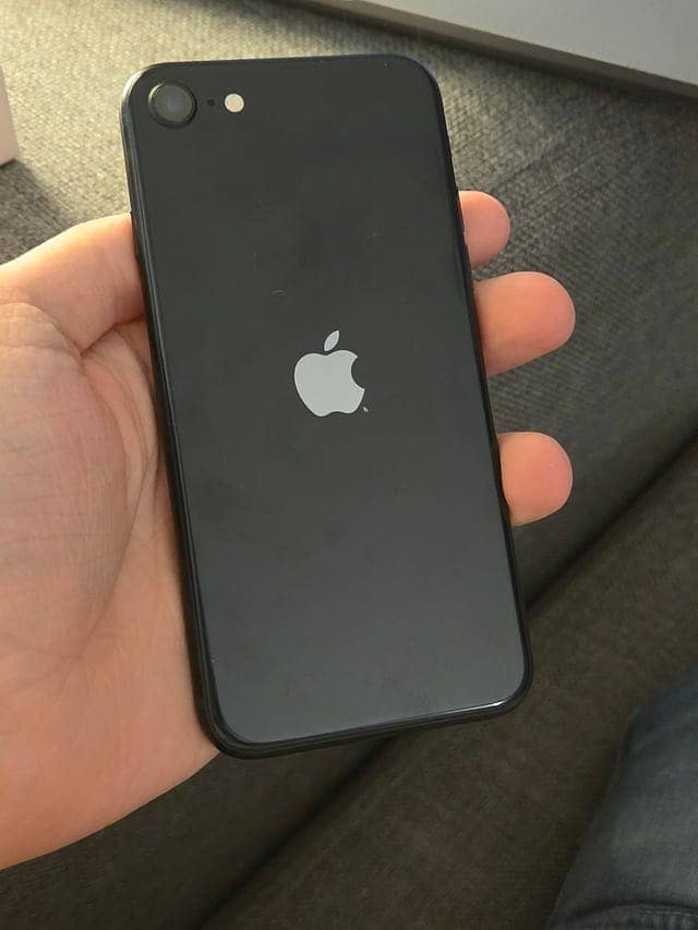 iPhone SE 0