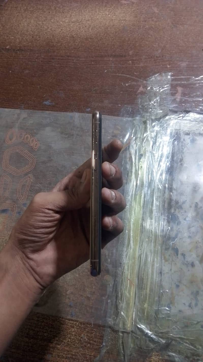 Apple iPhone 11 Pro 1