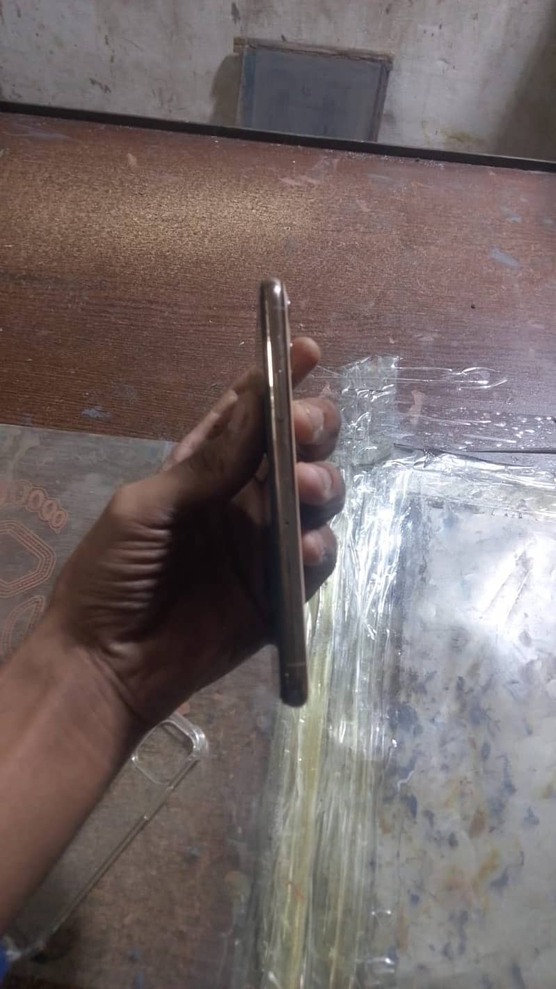 Apple iPhone 11 Pro 3