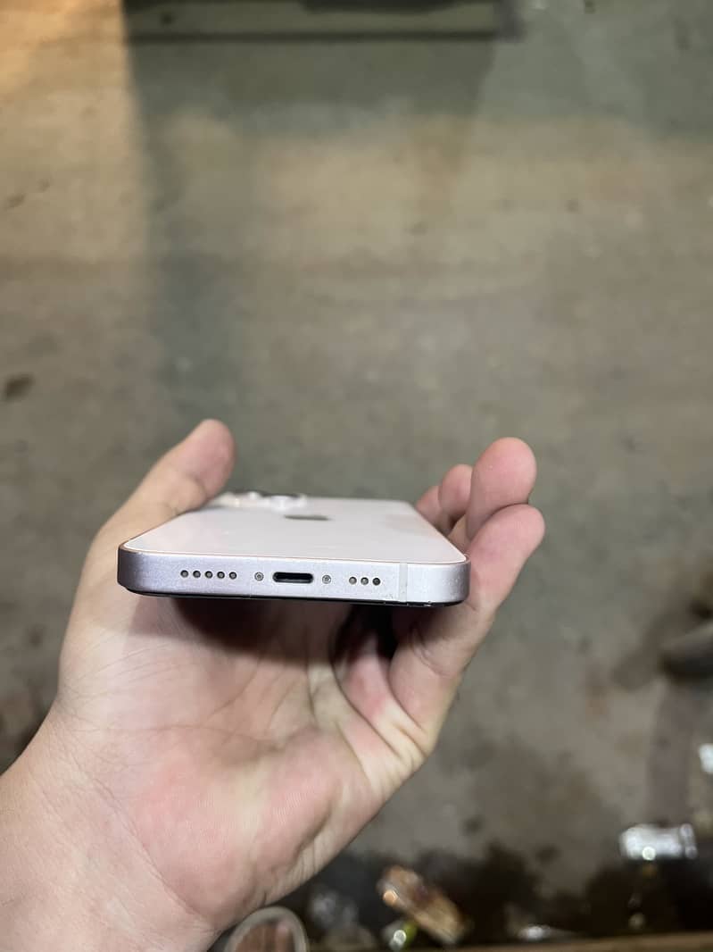 Apple iPhone 13 3