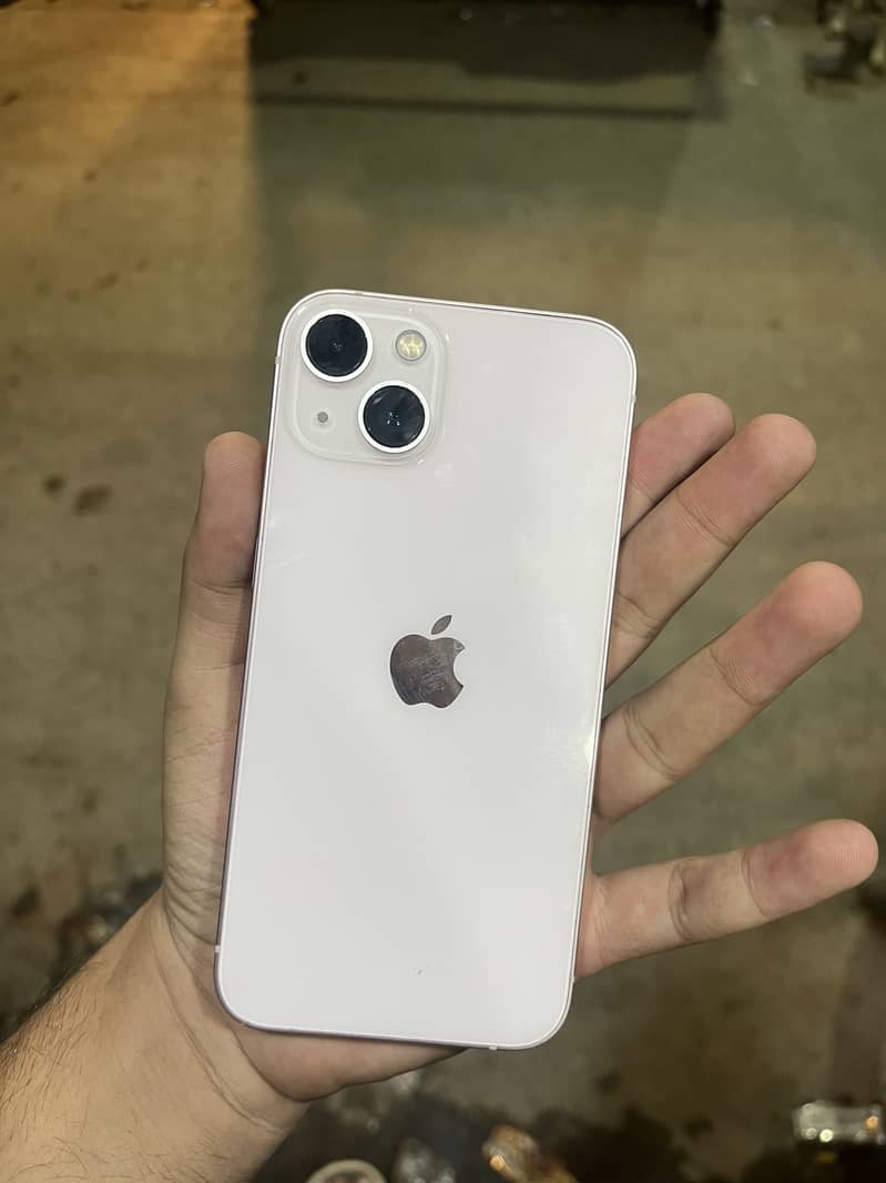 Apple iPhone 13 7