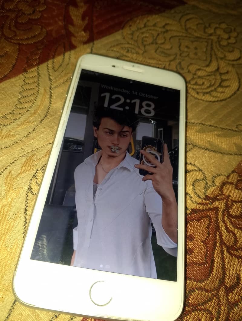 Apple iPhone 8 Plus 1