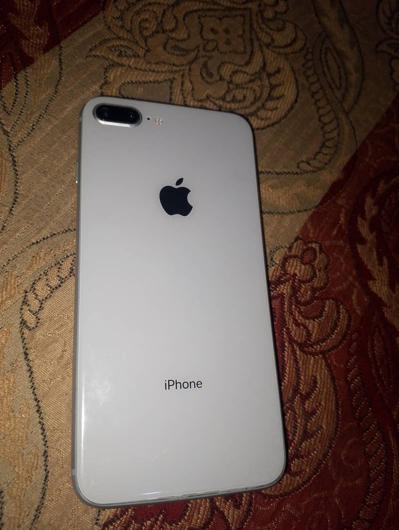 Apple iPhone 8 Plus 2