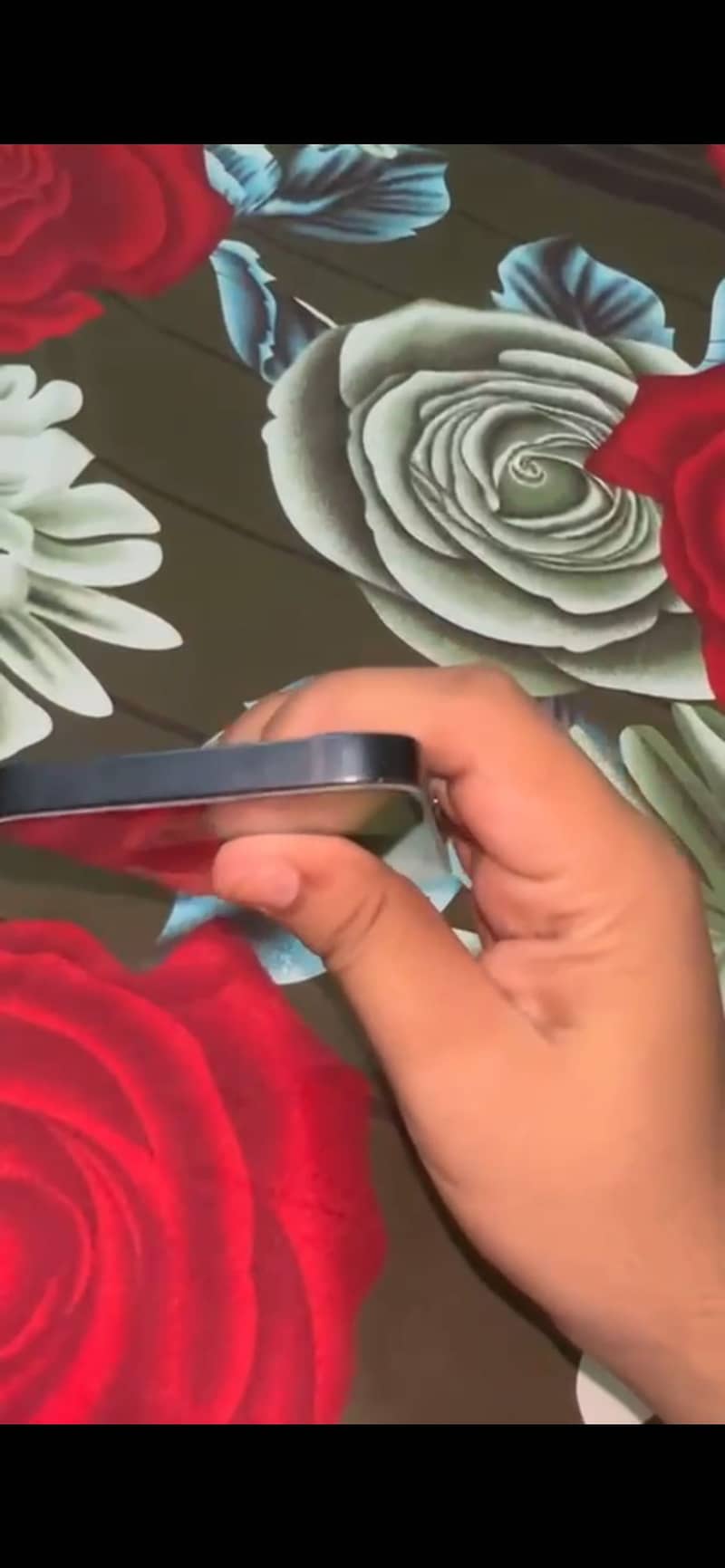Apple iPhone 16e 2