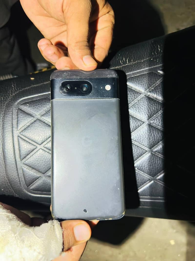 Google Pixel 8 2