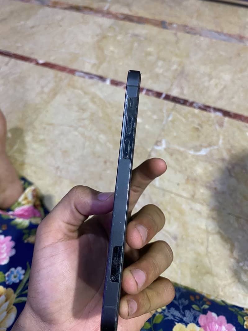 Apple iPhone 12 Pro 1