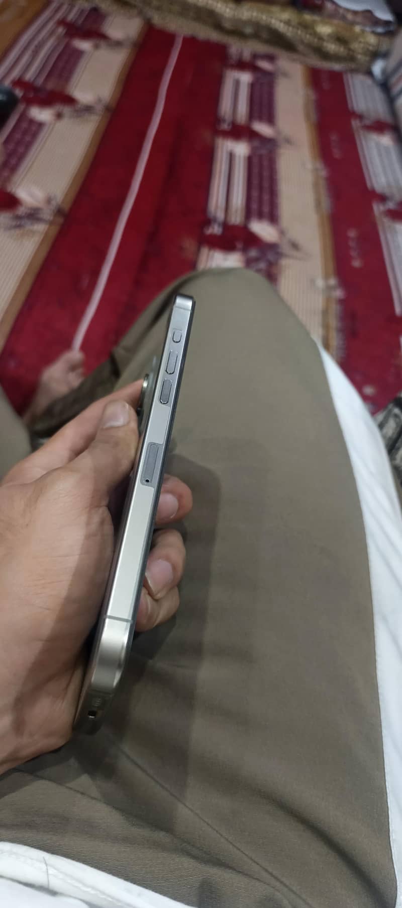 Apple iPhone 15 Pro Max 2