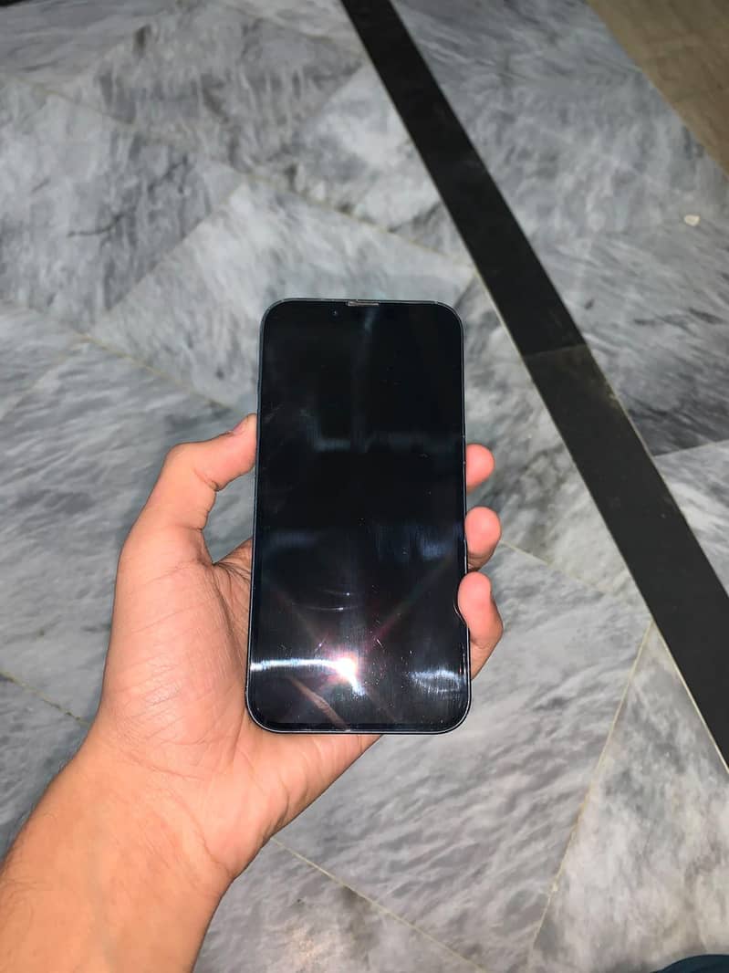 Apple iPhone 13 1