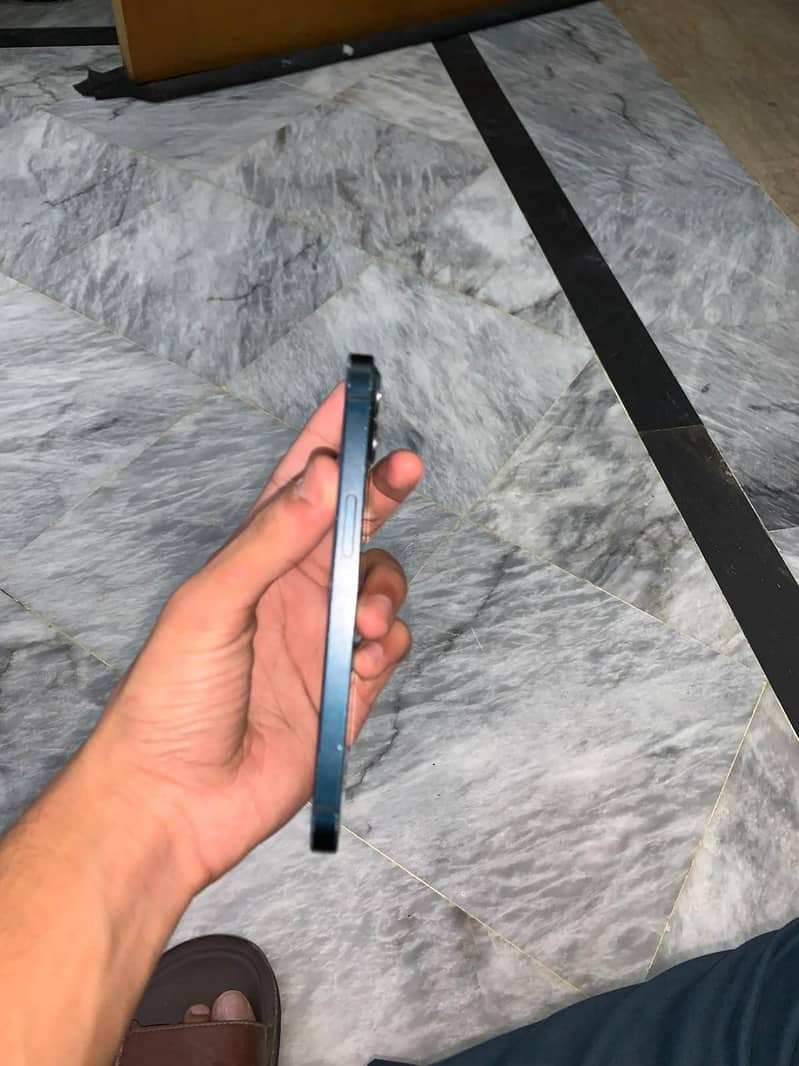 Apple iPhone 13 3