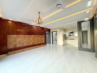 Golden opportunity This Portion) independent Seperate Gate 1 Kanal Beautiful VIP GROUND PORTION Big + Point (Gate// Entrance Seperate Car Parking Seperate) water Boring Again + Point) Servant ROOM Available Prime location This House