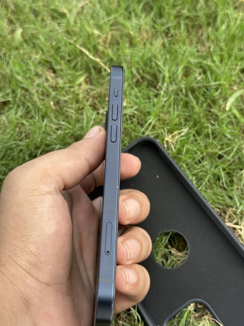 Apple iPhone 12 2