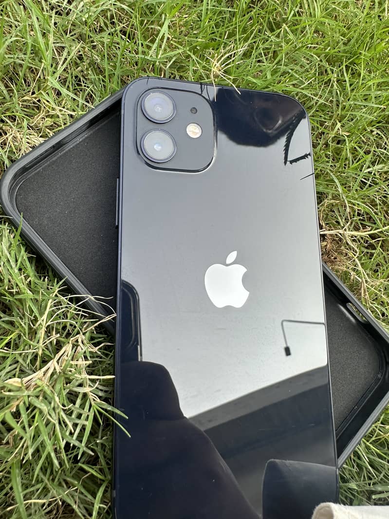 Apple iPhone 12 3