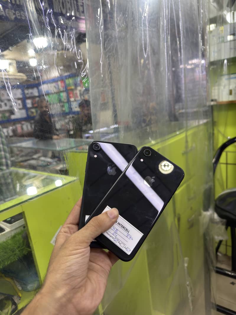 Apple iPhone XR 0