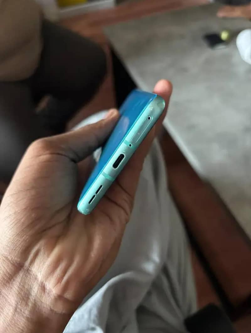One Plus 8 Pro 12/256 3