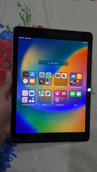 Ipad Pro 9.7 2016 128GB for sale at low price better than ipad 6