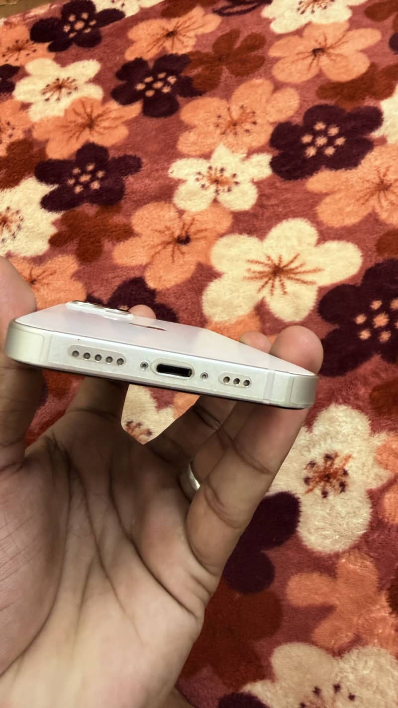 Apple iPhone 13 6
