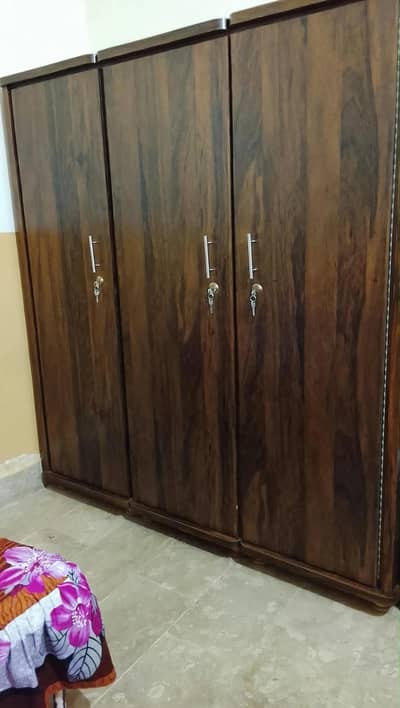 3 door Wooden Almari Urgent sale