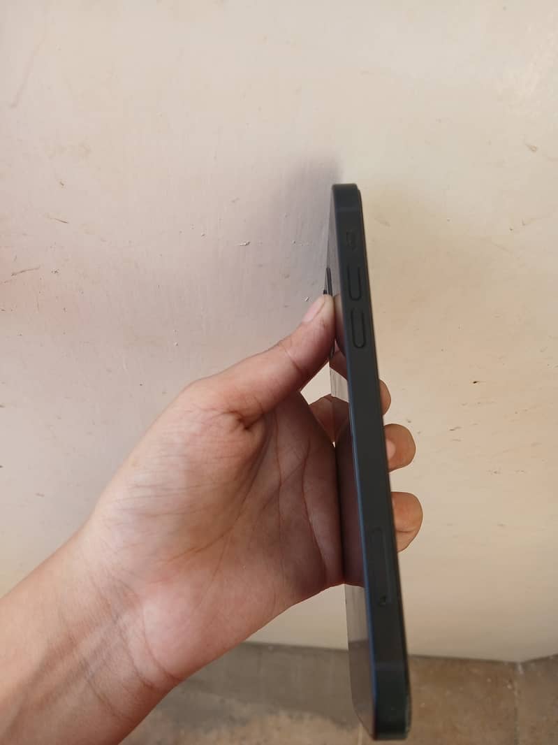 Apple iPhone 12 2