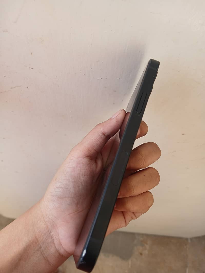 Apple iPhone 12 3